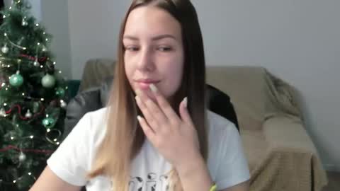 Snapshot of kimiacandy chatting on December 16, 6:51 am Albina sexy online show from December 16, 6:51 am