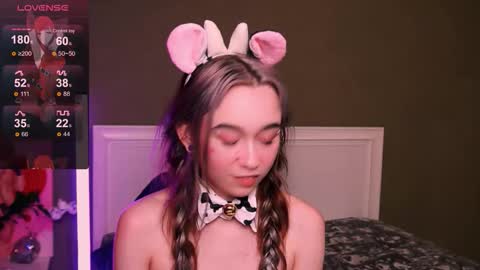 Snapshot of kimiko_luv chatting on November 10, 6:40 pm Kimiko online show from November 10, 6:40 pm