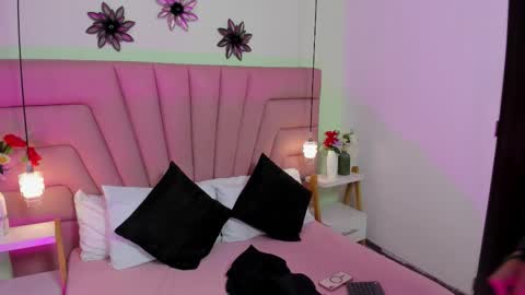 kimluna1 online show from February 23, 3:04 am