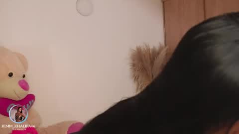 Kim  online show from April 3, 11:47 pm