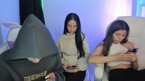 kimmi online show from December 11, 2:30 am