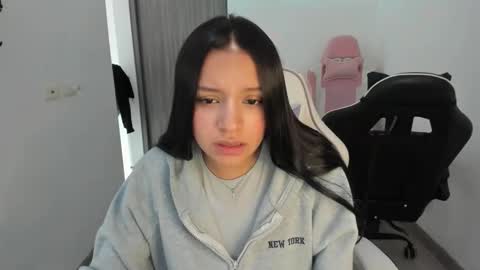 kimmi online show from October 15, 6:41 pm