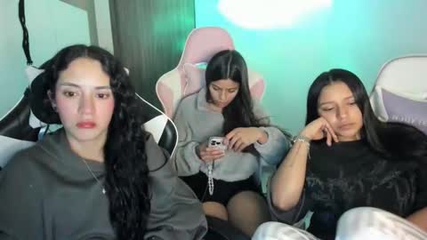 kimmi online show from October 17, 11:51 pm