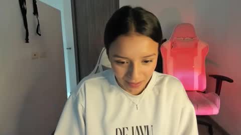 Snapshot of kimmi_foxy chatting on February 20, 8:20 pm kimmi online show from February 20, 8:20 pm