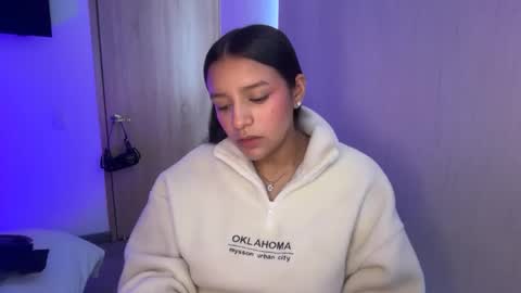 kimmi online show from April 18, 1:59 pm