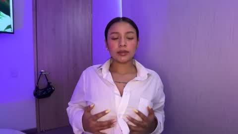 kimmi online show from June 10, 2:27 pm