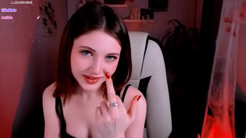 Snapshot of kimmie_shine chatting on October 31, 7:53 am Your Kimmie follow me online show from October 31, 7:53 am