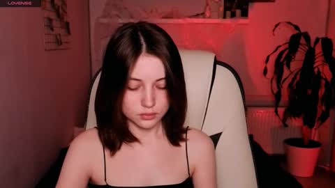 Snapshot of kimmie_shine chatting on November 8, 10:48 am Your Kimmie follow me online show from November 8, 10:48 am