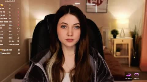  Your Kimmie  follow me  online show from April 18, 8:29 am