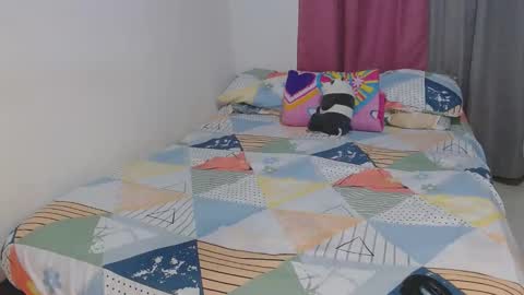 Snapshot of kimmy94192 chatting on January 23, 1:13 pm kimmy94192 online show from January 23, 1:13 pm