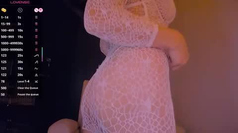 Snapshot of kimmy_chi chatting on June 4, 6:14 pm Lo online show from June 4, 6:14 pm