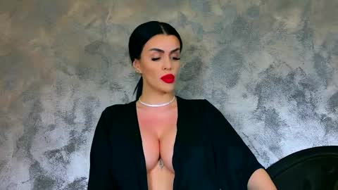 Kim Wilmes online show from March 24, 6:02 pm