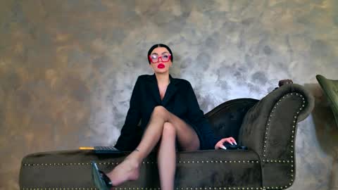 Kim Wilmes online show from May 16, 2:16 pm