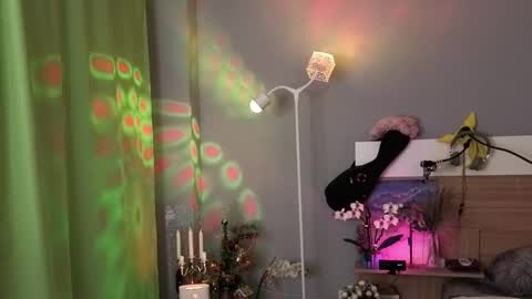 kina_ka online show from December 5, 7:10 pm