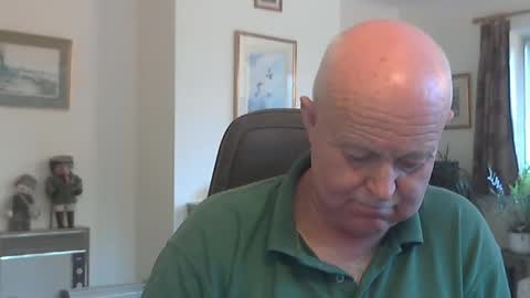 Snapshot of kindahairy4u chatting on September 14, 3:22 pm kindahairy4u online show from September 14, 3:22 pm