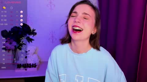 Snapshot of kindhazelhere_ chatting on January 31, 8:29 pm Hazel online show from January 31, 8:29 pm