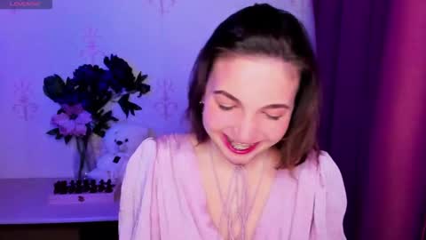 Snapshot of kindhazelhere_ chatting on February 7, 6:55 pm Hazel online show from February 7, 6:55 pm