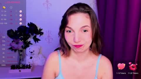 Snapshot of kindhazelhere_ chatting on February 12, 7:53 pm Hazel online show from February 12, 7:53 pm