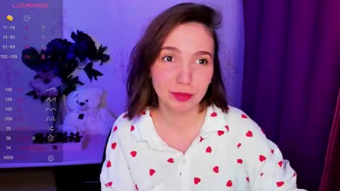 Snapshot of kindhazelhere_ chatting on February 13, 11:45 pm Hazel online show from February 13, 11:45 pm