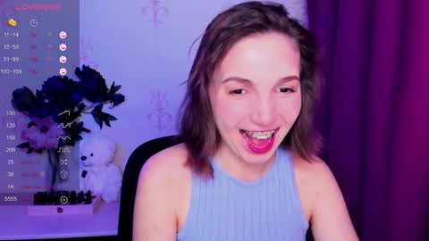 Snapshot of kindhazelhere_ chatting on February 19, 8:27 pm Hazel online show from February 19, 8:27 pm