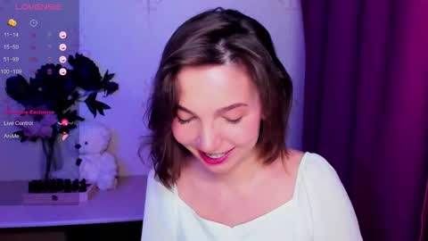 Snapshot of kindhazelhere_ chatting on February 21, 3:40 am Hazel online show from February 21, 3:40 am