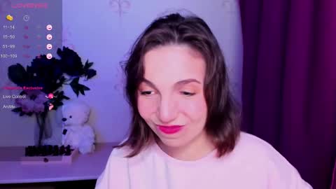 Snapshot of kindhazelhere_ chatting on February 21, 11:17 pm Hazel online show from February 21, 11:17 pm