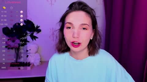 Snapshot of kindhazelhere_ chatting on February 23, 11:35 pm Hazel online show from February 23, 11:35 pm