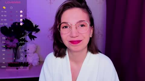 Snapshot of kindhazelhere_ chatting on March 1, 12:23 am Hazel online show from March 1, 12:23 am