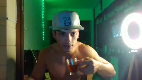 Snapshot of kinftt chatting on February 25, 2:36 am kinftt online show from February 25, 2:36 am