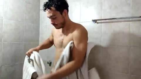 Snapshot of kinftt chatting on December 3, 5:00 pm kinftt online show from December 3, 5:00 pm