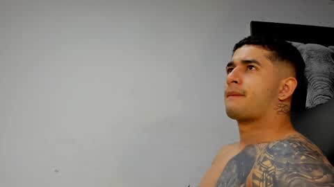 Angel Falconer online show from November 18, 1:22 am