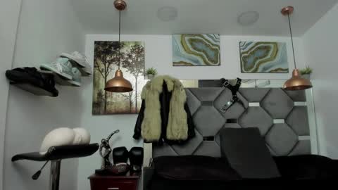 HOT MEN BLACK online show from December 31, 1:19 pm