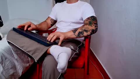 Snapshot of king_master_juan chatting on November 13, 10:03 am The Best Master online show from November 13, 10:03 am