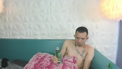 Snapshot of king_n_kathe_ chatting on June 3, 2:33 pm King Kathe online show from June 3, 2:33 pm