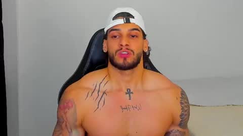 Snapshot of king_of_kings__ chatting on July 29, 1:04 am king_of_kings__ online show from July 29, 1:04 am