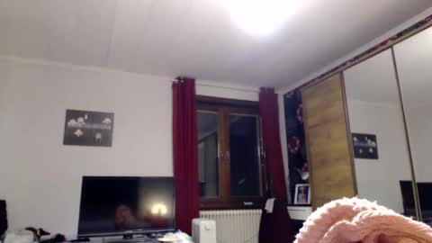 Snapshot of kingandprincess chatting on January 31, 9:05 pm sexysexyhotwetpinkredpussy online show from January 31, 9:05 pm