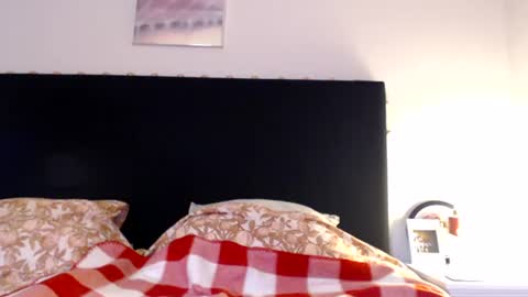 Snapshot of kingandprincess chatting on June 21, 9:06 pm sexysexyhotwetpinkredpussy online show from June 21, 9:06 pm