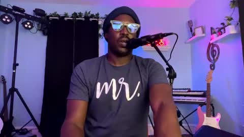 Snapshot of kingcorbra chatting on December 10, 4:56 am KC online show from December 10, 4:56 am