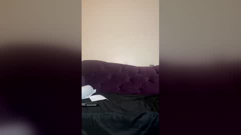 Snapshot of kingecstasyxxx chatting on April 4, 3:49 am KingEcstasyXXX online show from April 4, 3:49 am