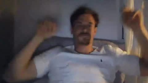 Snapshot of kingharold92 chatting on June 17, 8:43 pm kingharold92 online show from June 17, 8:43 pm