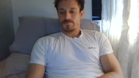 Snapshot of kingharold92 chatting on June 23, 5:44 pm kingharold92 online show from June 23, 5:44 pm