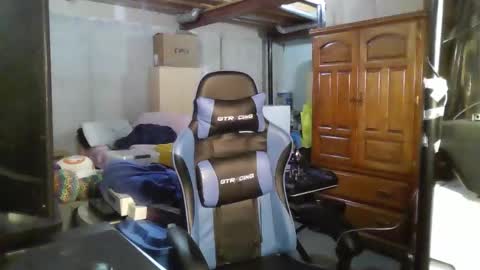 Master  King Tommy online show from December 19, 9:05 am