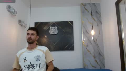 Snapshot of kingoftemptation chatting on March 2, 3:20 am KING online show from March 2, 3:20 am