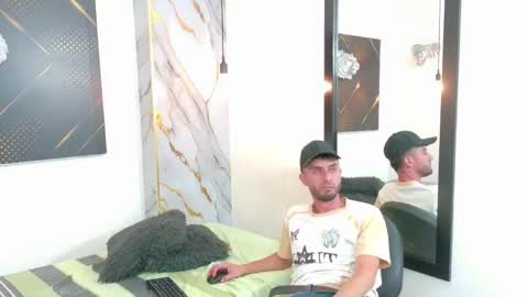 Snapshot of kingoftemptation chatting on May 12, 4:42 am KING online show from May 12, 4:42 am