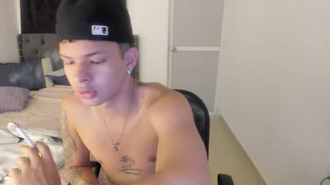 Snapshot of kings_latins chatting on October 12, 10:42 pm DOMINANT ALPHA KINGS online show from October 12, 10:42 pm