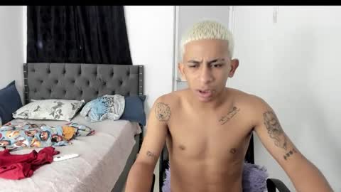 Snapshot of kings_latins chatting on November 17, 5:02 am DOMINANT ALPHA KINGS online show from November 17, 5:02 am