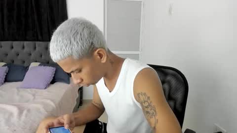 Snapshot of kings_latins chatting on November 19, 5:51 am DOMINANT ALPHA KINGS online show from November 19, 5:51 am