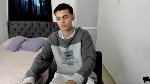 Snapshot of kings_latins chatting on December 2, 6:58 pm DOMINANT ALPHA KINGS online show from December 2, 6:58 pm