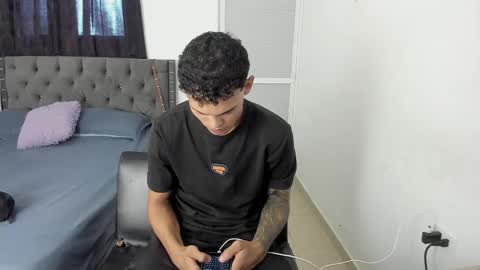 Snapshot of kings_latins chatting on December 22, 6:38 pm DOMINANT ALPHA KINGS online show from December 22, 6:38 pm