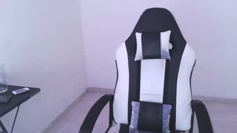 DOMINANT ALPHA KINGS online show from March 22, 10:13 pm